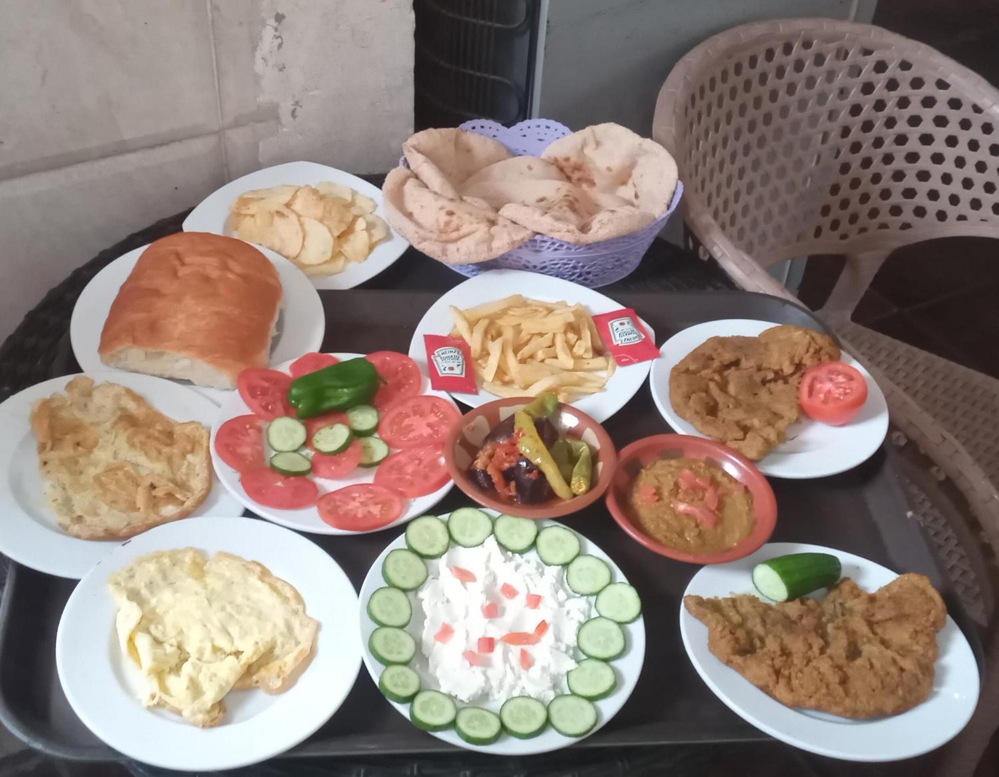 Happy Days Pyramids Inn Kafret el-Gabal المظهر الخارجي الصورة